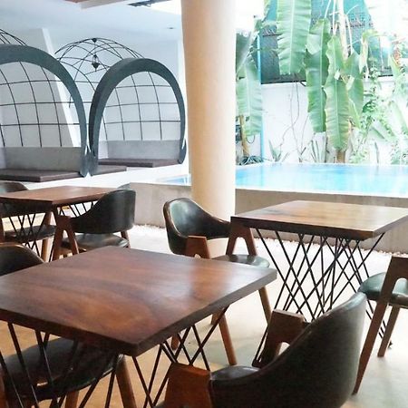 Hotel Records Phnom Penh Zewnętrze zdjęcie