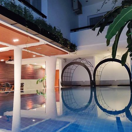 Hotel Records Phnom Penh Zewnętrze zdjęcie