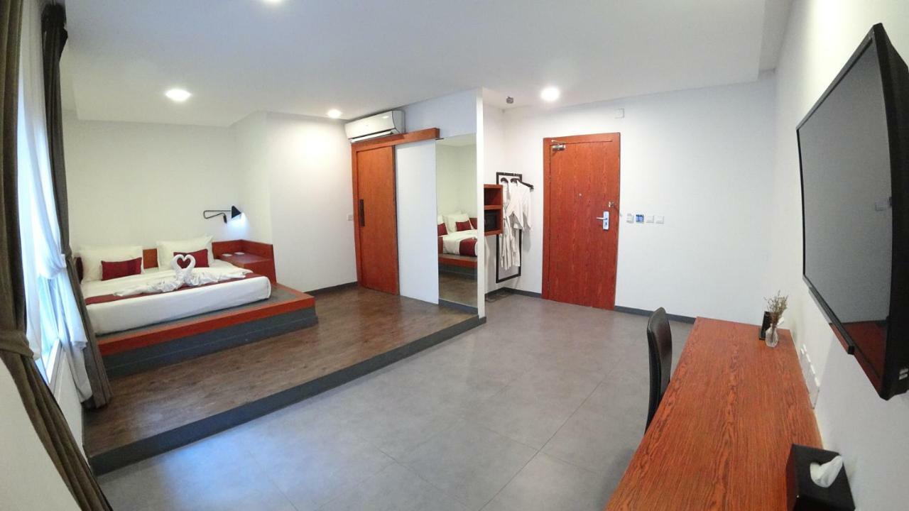 Hotel Records Phnom Penh Zewnętrze zdjęcie