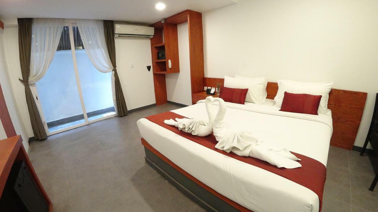 Hotel Records Phnom Penh Zewnętrze zdjęcie