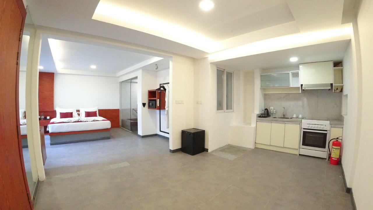 Hotel Records Phnom Penh Zewnętrze zdjęcie