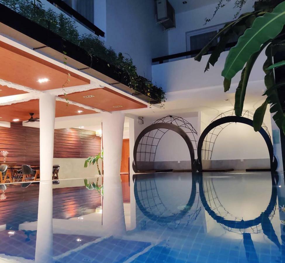 Hotel Records Phnom Penh Zewnętrze zdjęcie